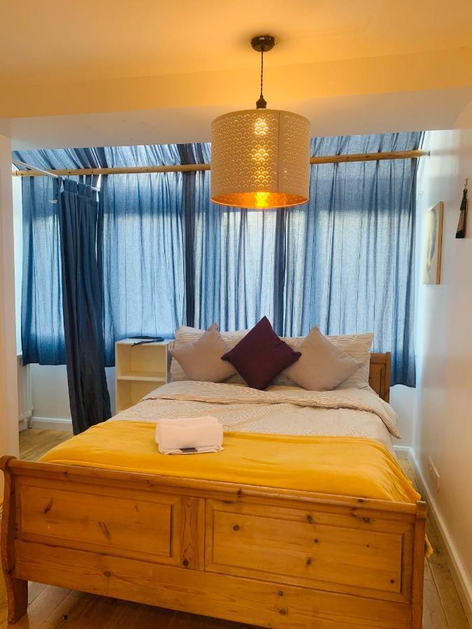 Riverside Double Room With Double Sofa Bed ลอนดอน ภายนอก รูปภาพ